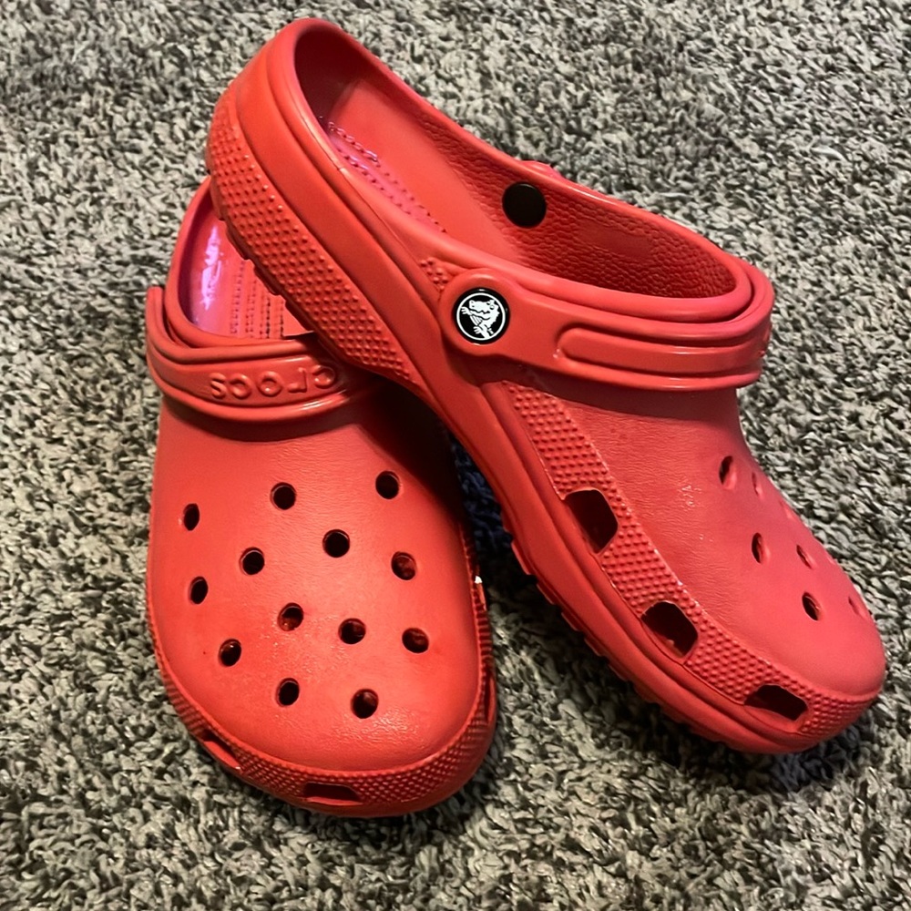 Red crocs Men 9